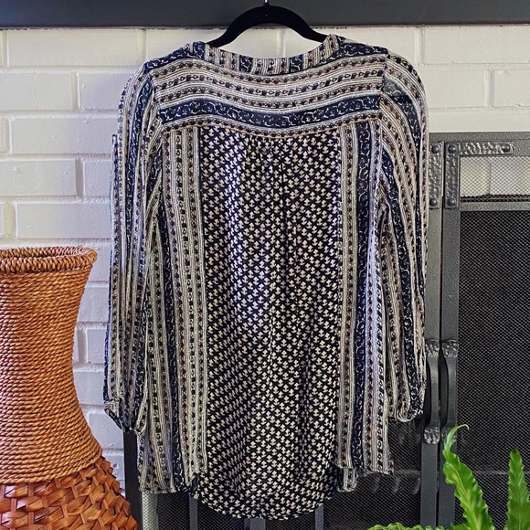 Neutral Pattern Lucky Brand Button Blouse - Picture 4 of 5